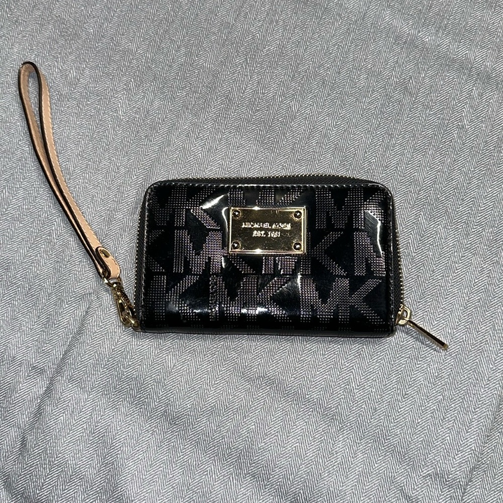 MICHAEL KORS logo, patent, black, leather bifold wallet